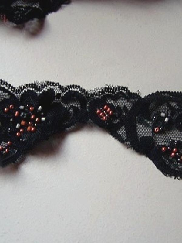 Dentelle nuage noire perlee 1 