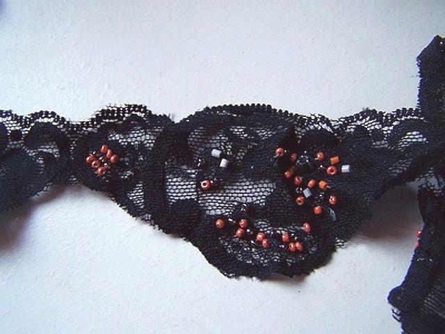 Dentelle nuage noire perlee 2
