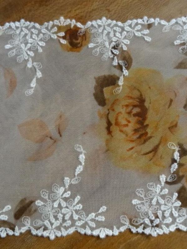 Dentelle pilgrim resille imprimee brodee 4 