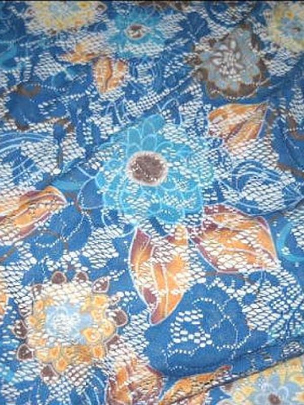 Dentelle resille bleu cobalt motif fleuri 3 