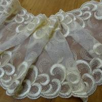 Dentelle resille brodee teinte beurre plumes 5 