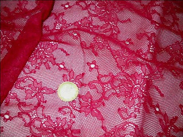 Dentelle resille fine rose rubis