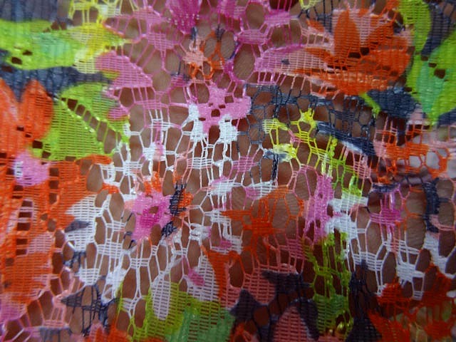 Dentelle seche motif bouquet 1