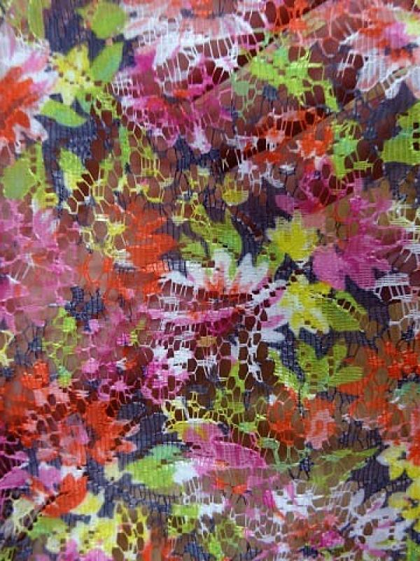 Dentelle seche motif bouquet 3 