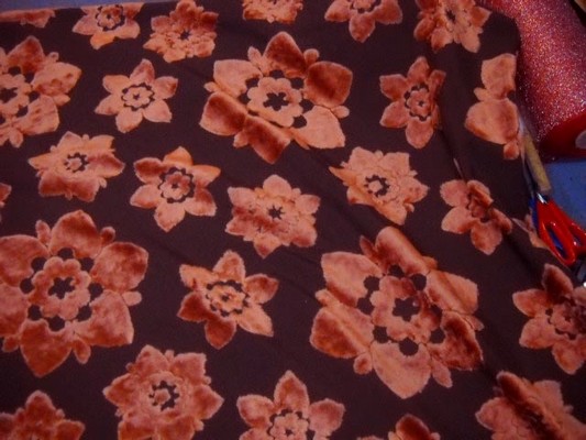 Dévoré fleurs velours orange 1