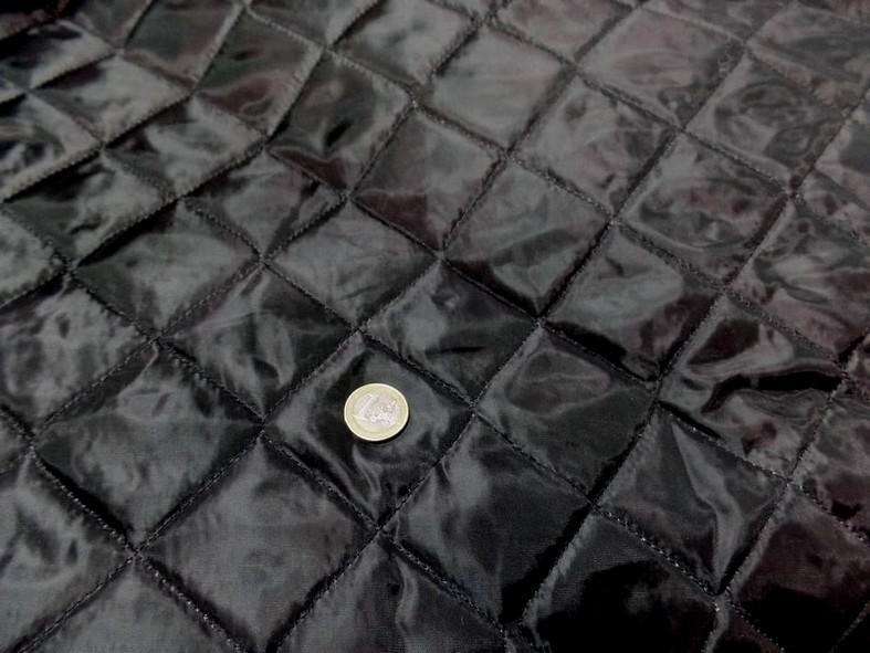 Doublure matelassee polyester noire couture carreaux 4
