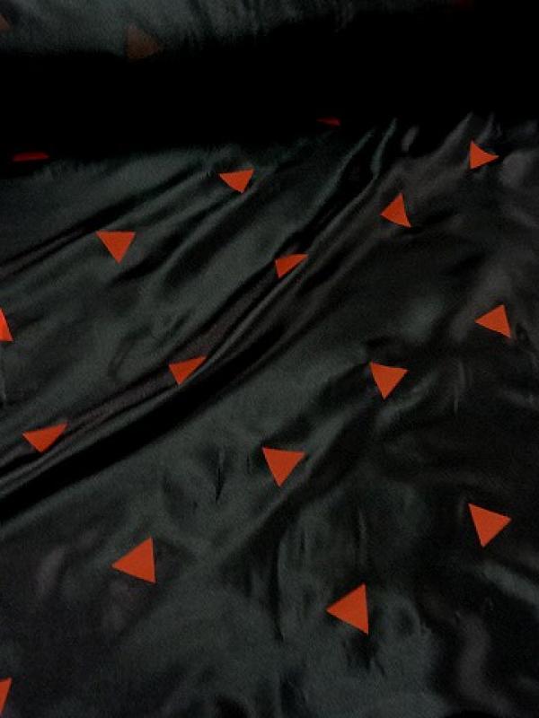 Doublure noire imprime triangle 6