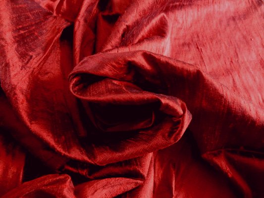Doupion de soie rouge profond 01