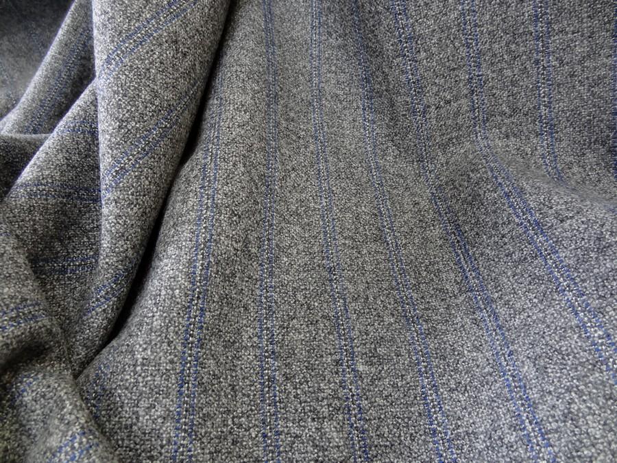 Drap de laine gris chine fines rayures bleu 1