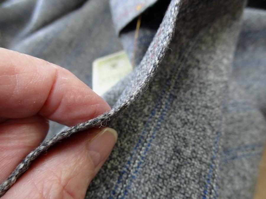 Drap de laine gris chine fines rayures bleu 3