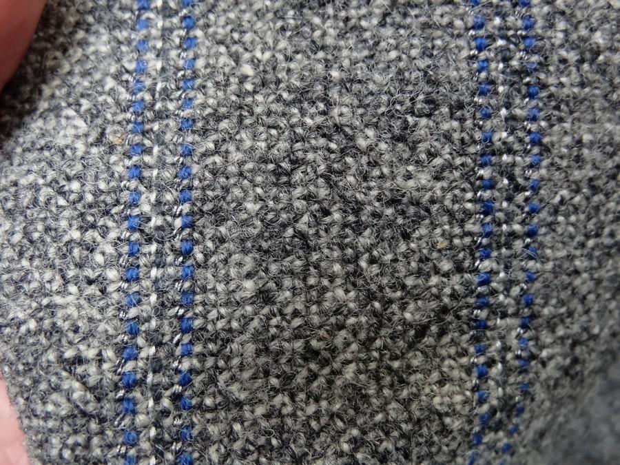 Drap de laine gris chine fines rayures bleu 5