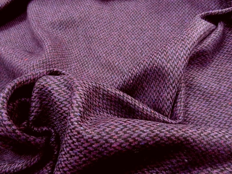 Drap de laine motif tisse prune chine et noir 1