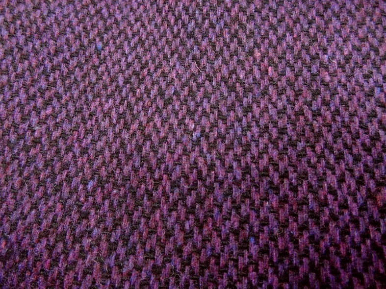 Drap de laine motif tisse prune chine et noir 2