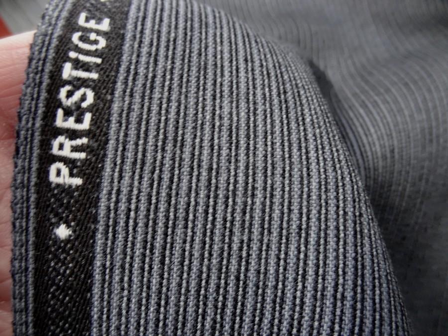 Drap de laine noir gris raye 2