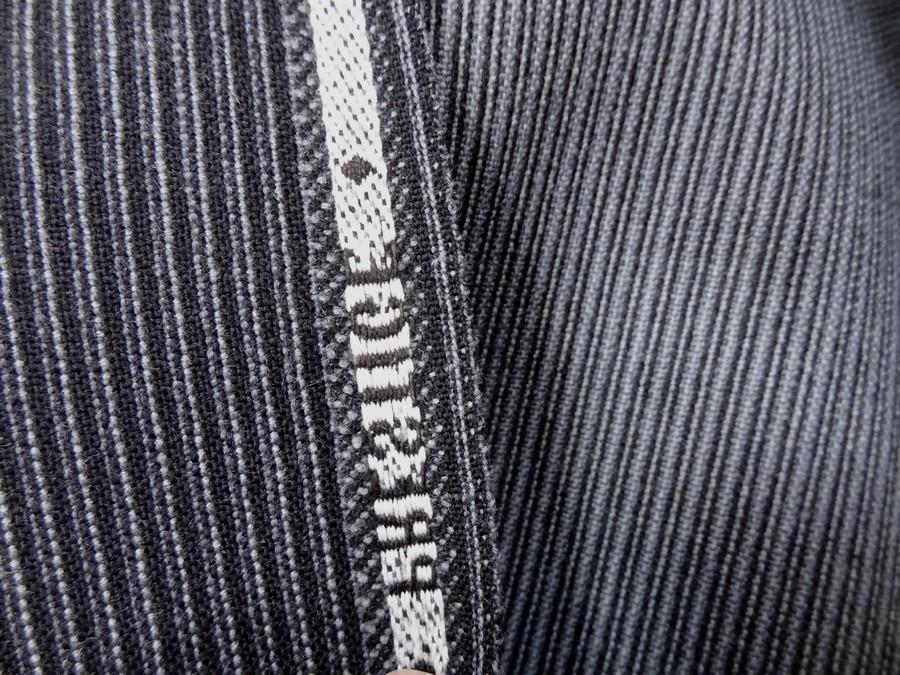 Drap de laine noir gris raye 3