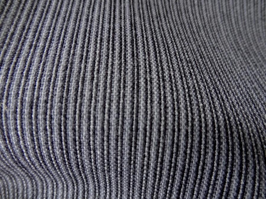 Drap de laine noir gris raye 4