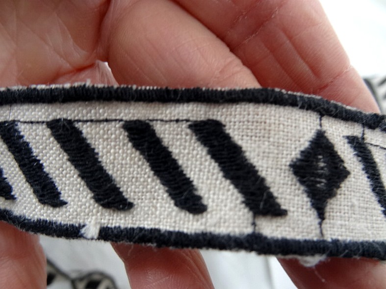 galon en lin naturel brodé ethnique 3