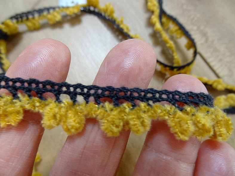 galon picot velours chenillé ocre-café 2