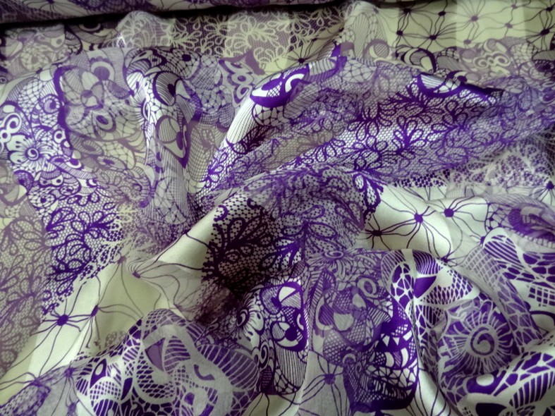 mousseline de soie semi-transparente fleurs vintage blanc et violet 06