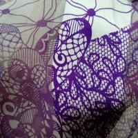 mousseline de soie semi-transparente fleurs vintage blanc et violet 02 01
