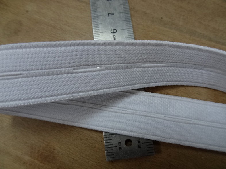 Elastique boutonniere blanc 20 mm 1
