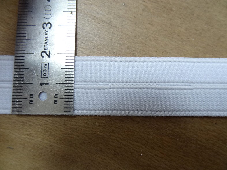Elastique boutonniere blanc 20 mm 2