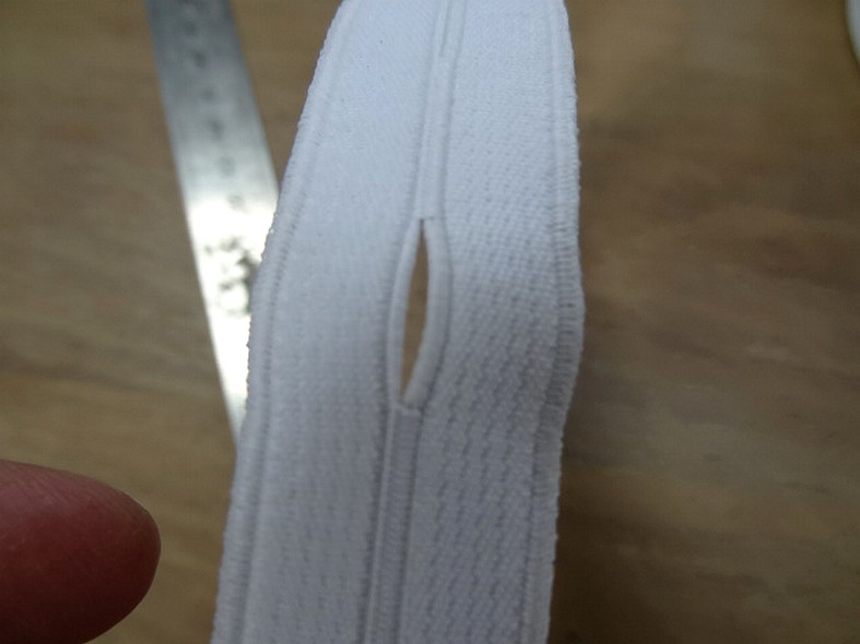 Elastique boutonniere blanc 20 mm 3