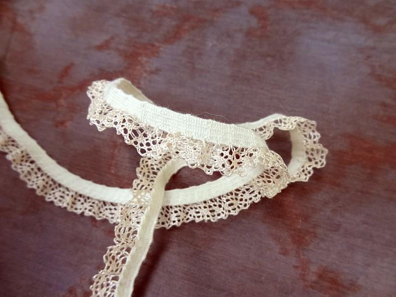Elastique froufrou dentelle bisque 1