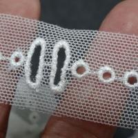 Entredeux en resille blanche extensible passe ruban 4 