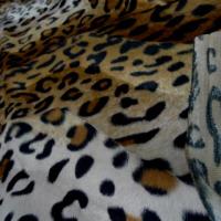 Fausse fourrure a poil ras marron et blanc imprime leopard8