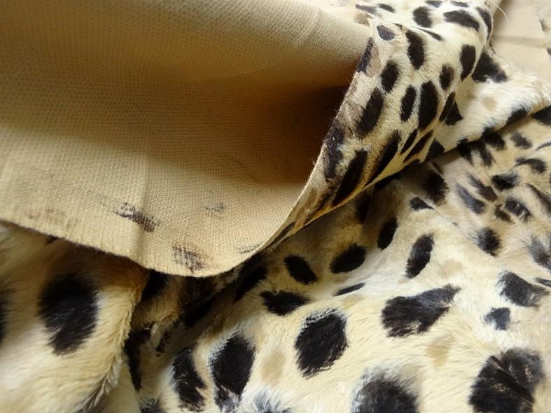 Fausse fourrure beige motif leopard 4