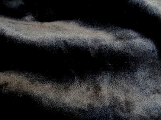 Fausse fourrure daim noir 1 