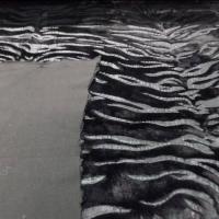 fausse fourrure noire ton sur façonné zèbre