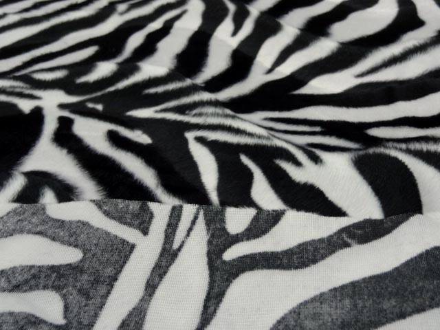 Fausse fourrure poil ras imprime zebre 2