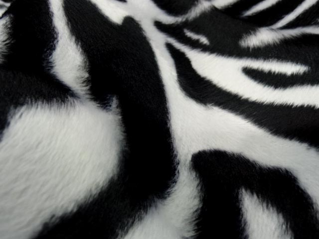 Fausse fourrure poil ras imprime zebre 3