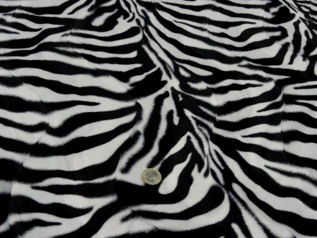 Fausse fourrure poil ras imprime zebre 4