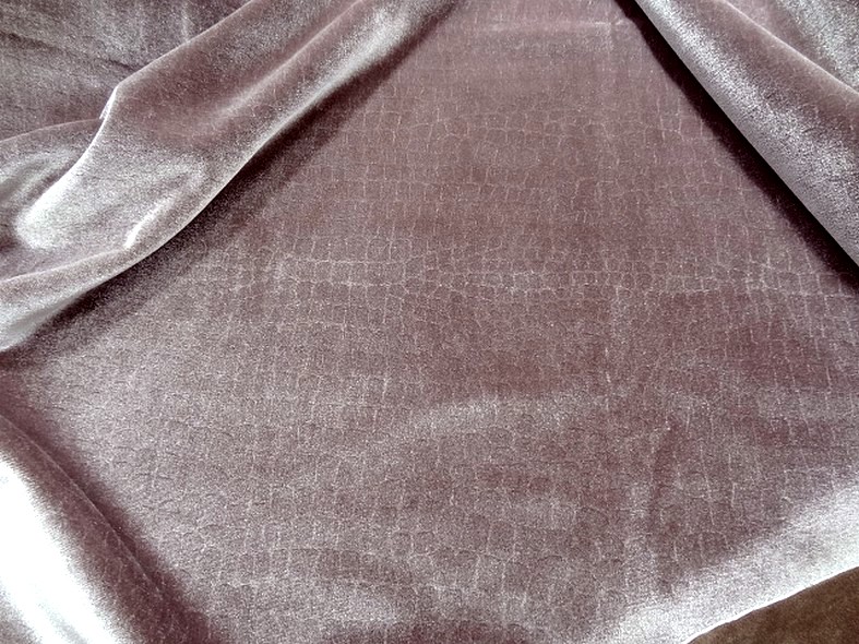 Fausse fourrure rase frappee croco marron glace 2