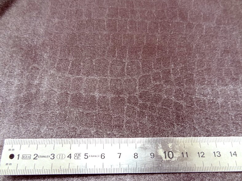 Fausse fourrure rase frappee croco marron glace 3