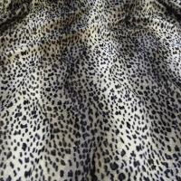 Fausse fourrure rase leopard gris blanc noir 4