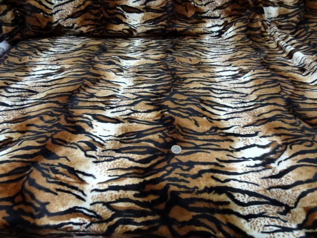 Fausse fourrure rase tigre art deco 1
