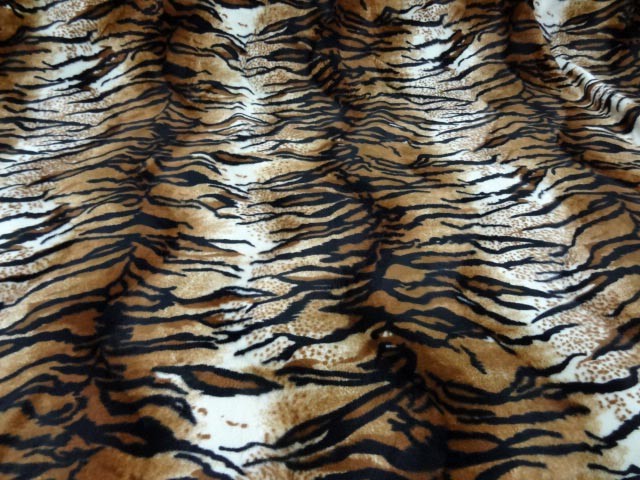 Fausse fourrure rase tigre art deco 2