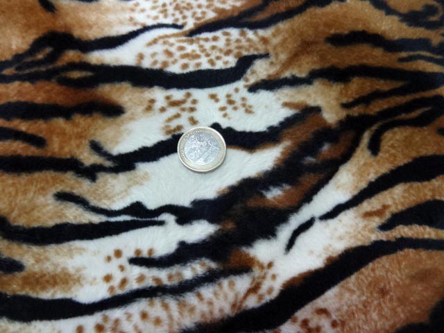 Fausse fourrure rase tigre art deco 3