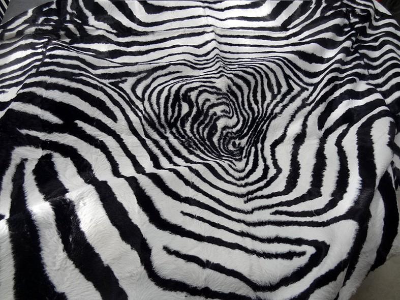 tissu fausse fourrure rase zèbre noir et blanc