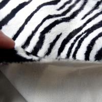 Fausse fourrure rase zebre noir et blanc 3 