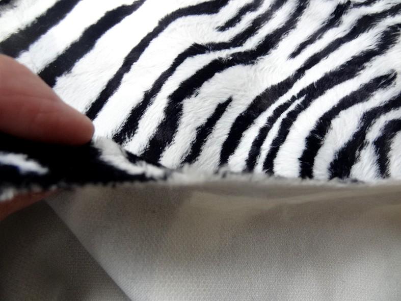 Fausse fourrure rase zebre noir et blanc 3