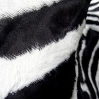 Fausse fourrure rase zebre noir et blanc 4 