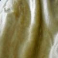 Fausse fourrure vanille a reflets blancs 3 