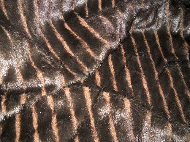 Fausse fourrure vison brun 1