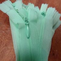 Fermeture eclair invisible menthe a l eau 