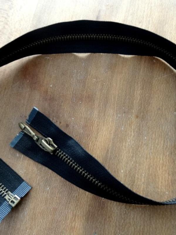 Fermeture eclair metallique vieil or 55 cm 1 